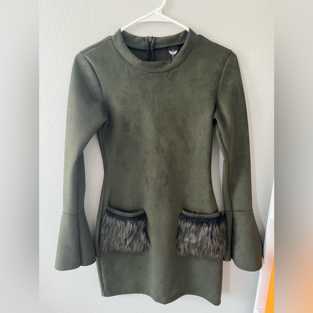 Suede short dress with fur pockets